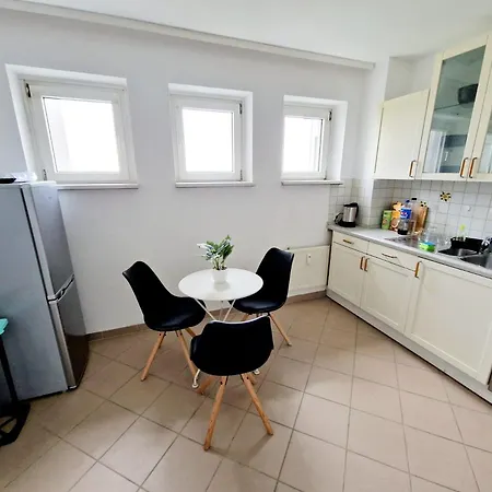 Apartment Cozy Apartment In Auerbach, 55 M², Mountain View